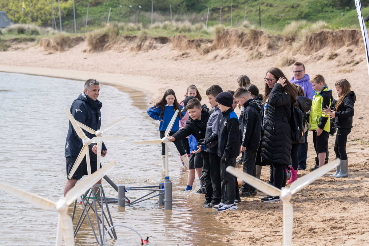 Clerkhill Pupils learn about wind turbine technology with the MarramWind project team.